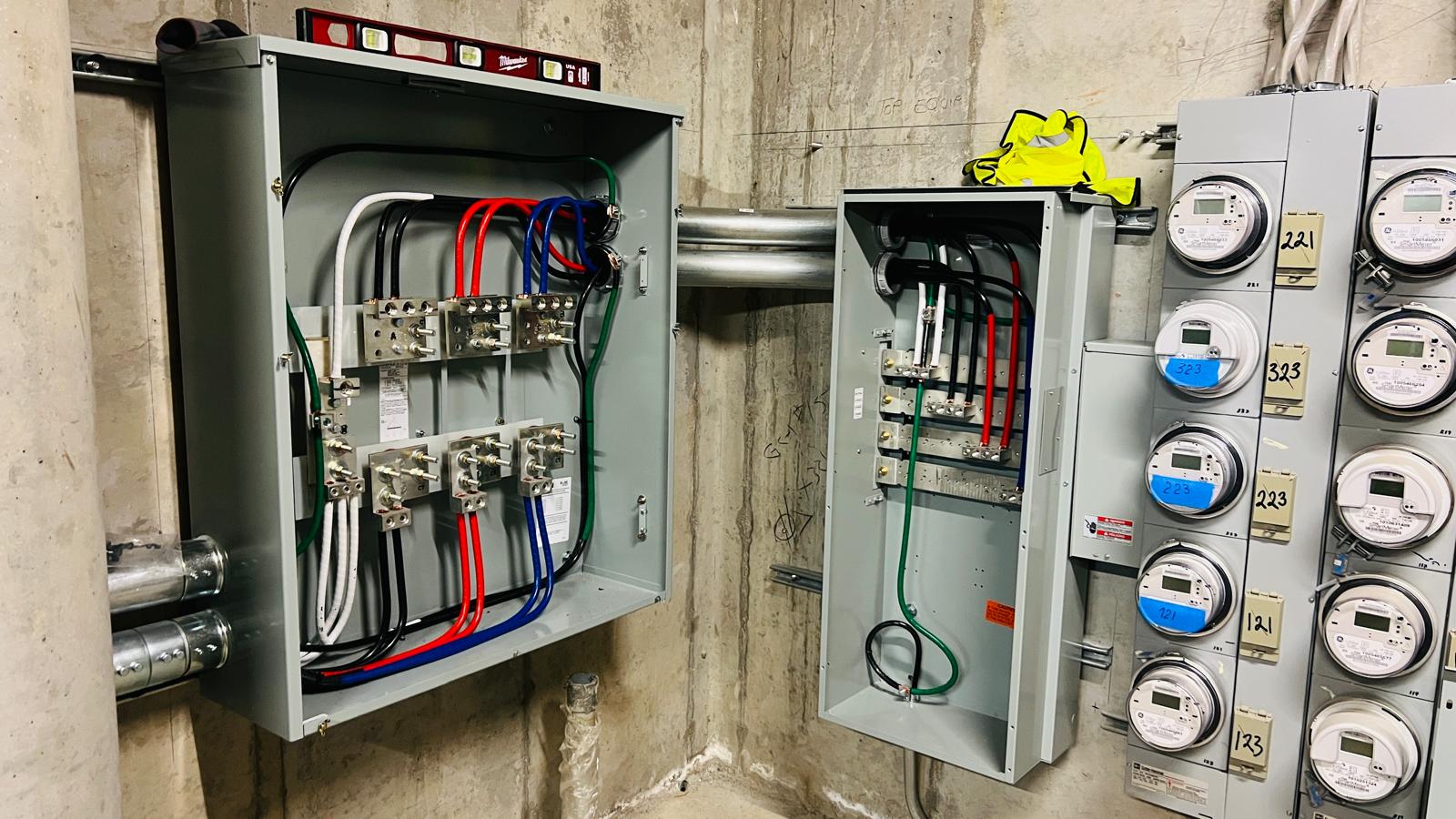 Outdoor landscape lighting installation in Bay Area home